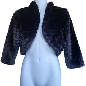 ELLE-NWT-Faux Fur Cropped Long Sleeve Jacket Faux Fur Women's Size XS